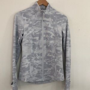 Lululemon size 8 jacket